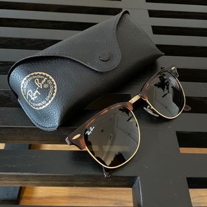 Ray-ban Clubmaster Classic in tortoise